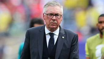 Giữ ghế cho Ancelotti là canh bạc mạo hiểm của Brazil