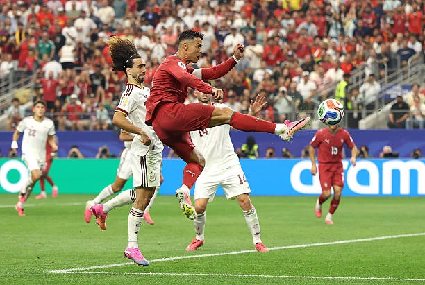 Hạ Bồ Đào Nha, Cucurella nêu cảm nghĩ về Ronaldo Hạ Bồ Đào Nha, Cucurella nêu cảm nghĩ về Ronaldo