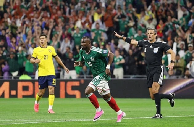 Hạ Ecuador, Mexico giải lời nguyền World Cup sau 40 năm Hạ Ecuador, Mexico giải lời nguyền World Cup sau 40 năm
