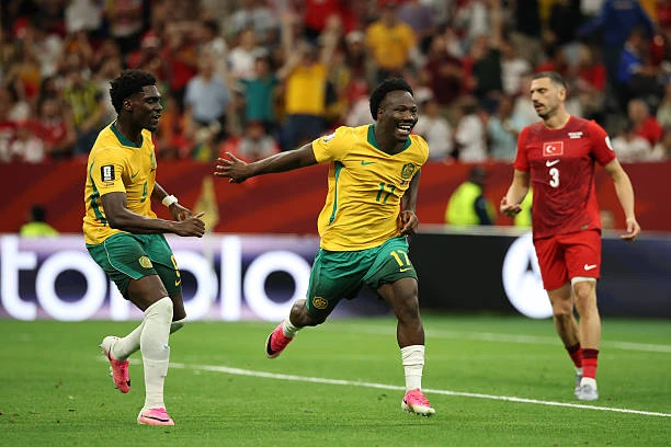 Hạ Thổ Nhĩ Kỳ 2-0, Australia thắng trận mở màn World Cup sau 18 năm Hạ Thổ Nhĩ Kỳ 2-0, Australia thắng trận mở màn World Cup sau 18 năm