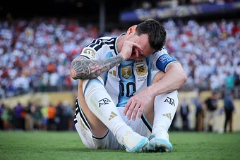 Hệ thống sai lầm của Argentina đã phụ lòng Lionel Messi