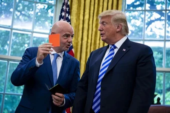 Hơn 70 nghị sĩ châu Âu đòi điều tra sếp tổng FIFA