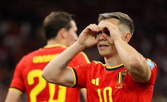 Hủy diệt New Zealand 5-1, tuyển Bỉ chiếm ngôi đầu bảng G Hủy diệt New Zealand 5-1, tuyển Bỉ chiếm ngôi đầu bảng G