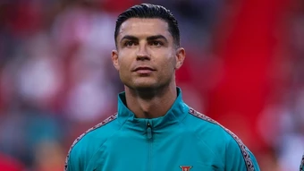 Huyền thoại MU tin Ronaldo đủ sức thi đấu đến năm 50 tuổi
