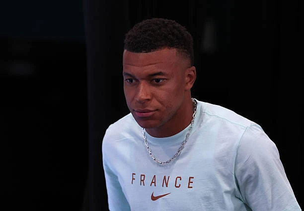 Huyền thoại Pháp nổi giận khi Mbappe bị đánh giá thấp Huyền thoại Pháp nổi giận khi Mbappe bị đánh giá thấp