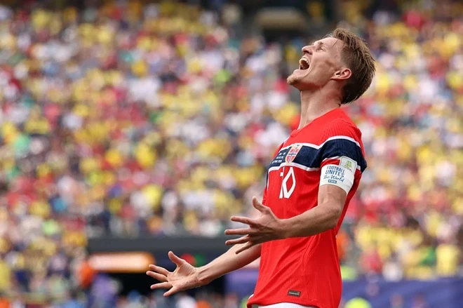 Khả năng điều tiết xuất sắc của Odegaard giúp Na Uy vượt ải Brazil Khả năng điều tiết xuất sắc của Odegaard giúp Na Uy vượt ải Brazil