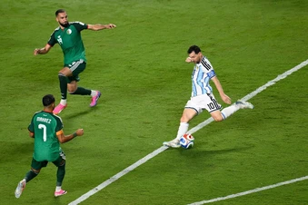 Kỷ lục của Lionel Messi và nỗi buồn của Zidane