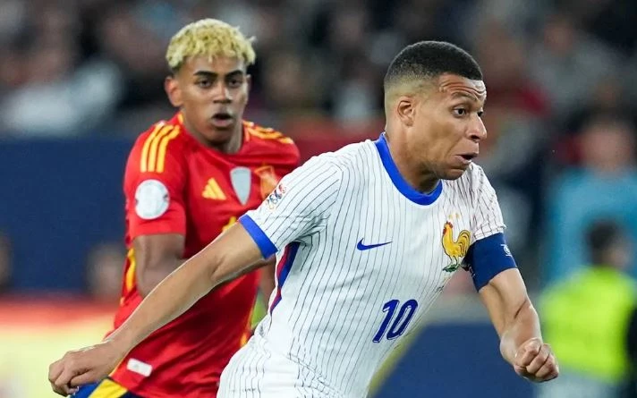 Kylian Mbappe đã là cầu thủ Pháp vĩ đại nhất lịch sử? Kylian Mbappe đã là cầu thủ Pháp vĩ đại nhất lịch sử?