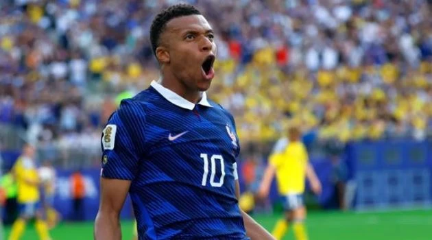 Kylian Mbappe đã là cầu thủ Pháp vĩ đại nhất lịch sử? Kylian Mbappe đã là cầu thủ Pháp vĩ đại nhất lịch sử?