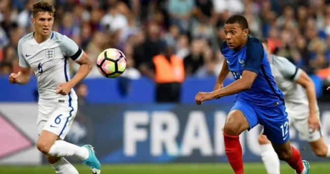 Kylian Mbappe trở thành vị 'vua mới' của bóng đá Pháp như thế nào? Kylian Mbappe trở thành vị 'vua mới' của bóng đá Pháp như thế nào?