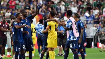 Lần đầu dự World Cup, Cape Verde đi tiếp dù hòa cả 3 trận