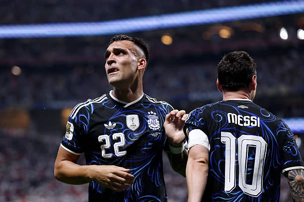 Lautaro tiết lộ lời dặn của Messi trước khi xé lưới tuyển Anh Lautaro tiết lộ lời dặn của Messi trước khi xé lưới tuyển Anh