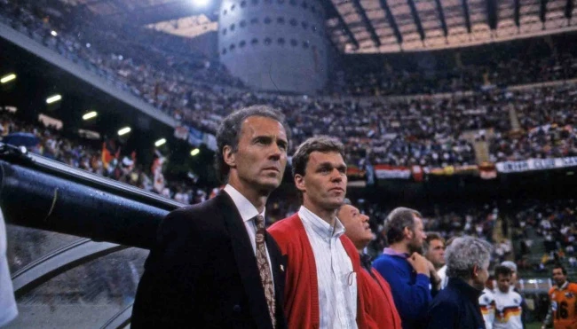 Lịch sử World Cup 1990: Sự phục hận của người Đức; Thuyền trưởng Beckenbauer ghi dấu ấn Lịch sử World Cup 1990: Sự phục hận của người Đức; Thuyền trưởng Beckenbauer ghi dấu ấn