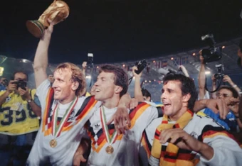 Lịch sử World Cup 1990: Sự phục hận của người Đức; Thuyền trưởng Beckenbauer ghi dấu ấn