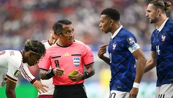 Lỡ vé chung kết World Cup, HLV Deschamps chỉ trích trọng tài