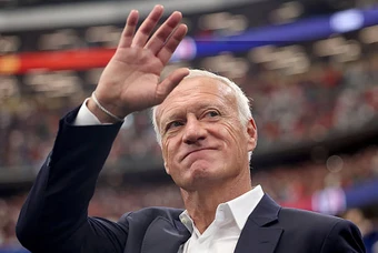 Lời chia tay đầy kiêu hãnh của Deschamps với bóng đá Pháp