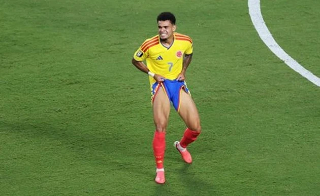 Luis Diaz kém duyên, Colombia cầu nguyện khi vào vòng 16 đội World Cup Luis Diaz kém duyên, Colombia cầu nguyện khi vào vòng 16 đội World Cup