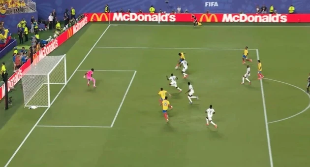 Luis Diaz kém duyên, Colombia cầu nguyện khi vào vòng 16 đội World Cup Luis Diaz kém duyên, Colombia cầu nguyện khi vào vòng 16 đội World Cup