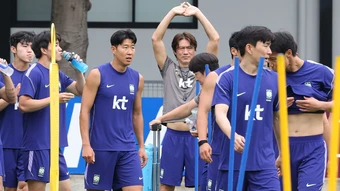 Lý do Hàn Quốc bỏ buổi làm quen sân World Cup
