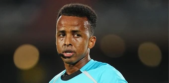 Mỹ cấm nhập cảnh khiến trọng tài xuất sắc nhất châu Phi lỡ World Cup