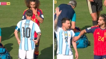 Mách trọng tài vụ Cucurella che miệng, Messi bị ngó lơ