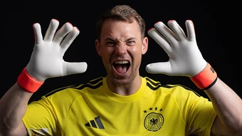 Manuel Neuer và canh bạc bảo vệ di sản ở tuổi 40