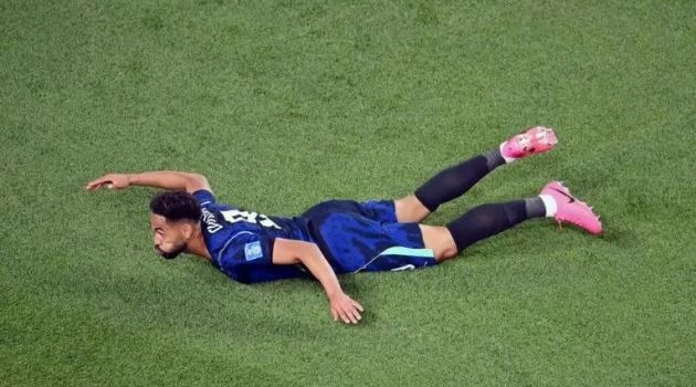 Matheus Cunha hóa người hùng lướt sóng của Brazil Matheus Cunha hóa người hùng lướt sóng của Brazil