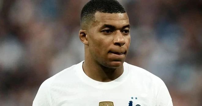 Mbappe bị chính trị gia Paraguay phân biệt chủng tộc Mbappe bị chính trị gia Paraguay phân biệt chủng tộc