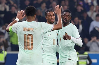 Mbappe không còn đơn độc trên hàng công tuyển Pháp