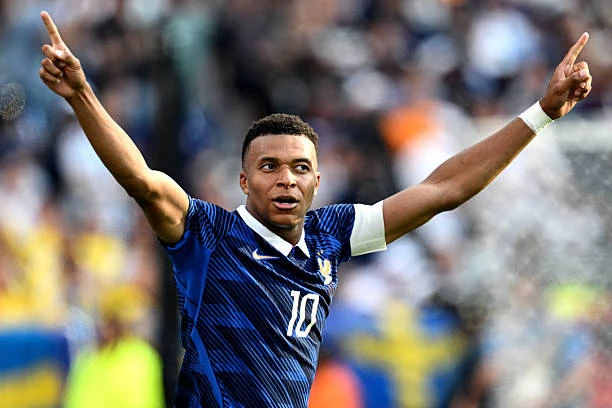 Mbappe tuyên bố World Cup bây giờ mới thực sự bắt đầu Mbappe tuyên bố World Cup bây giờ mới thực sự bắt đầu