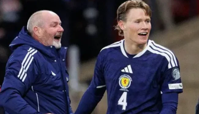 McTominay ca ngợi Steve Clarke là huấn luyện viên xuất sắc McTominay ca ngợi Steve Clarke là huấn luyện viên xuất sắc