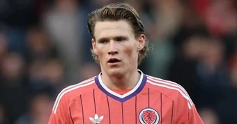 McTominay tái hiện kỷ lục 44 năm của huyền thoại Souness