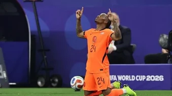 Merson khuyên Arsenal nẫng tay trên MU vụ Summerville