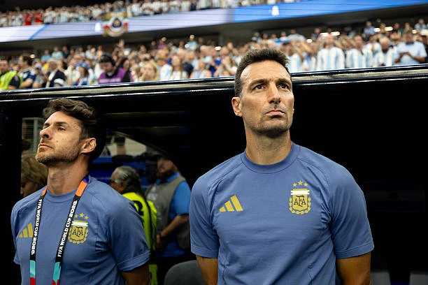 Messi biến tuyển Áo thành phông nền cho kỷ lục World Cup Messi biến tuyển Áo thành phông nền cho kỷ lục World Cup