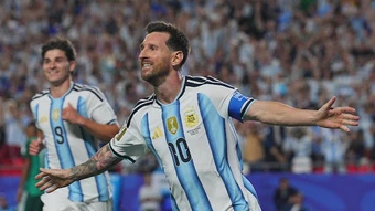 Messi lập hat-trick siêu đẳng, Argentina thắng đậm Algeria