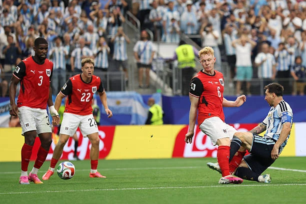 Messi lập kỷ lục 18 bàn tại World Cup giúp Argentina hạ Áo Messi lập kỷ lục 18 bàn tại World Cup giúp Argentina hạ Áo