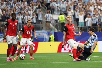 Messi lập kỷ lục 18 bàn tại World Cup giúp Argentina hạ Áo