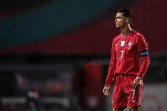 Messi tỏa sáng và áp lực dành cho Ronaldo cùng tuyển Bồ Đào Nha