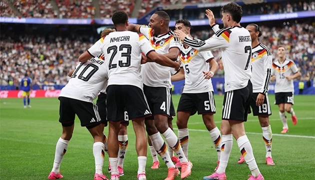 Messi vĩ đại sánh bước cùng Klose trong kỳ World Cup dị biệt Messi vĩ đại sánh bước cùng Klose trong kỳ World Cup dị biệt