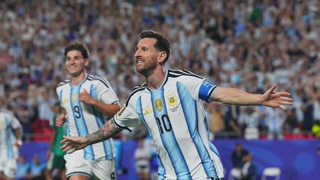 Messi vĩ đại sánh bước cùng Klose trong kỳ World Cup dị biệt Messi vĩ đại sánh bước cùng Klose trong kỳ World Cup dị biệt