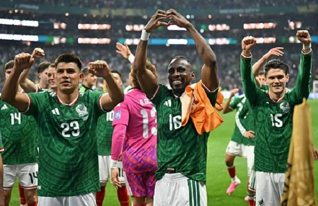 Mexico hạ Ecuador nhờ đòn phủ đầu sắc bén Mexico hạ Ecuador nhờ đòn phủ đầu sắc bén