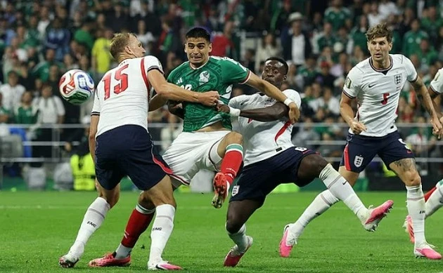 Michael Owen lo tuyển Anh bị Pháp và Tây Ban Nha đè bẹp Michael Owen lo tuyển Anh bị Pháp và Tây Ban Nha đè bẹp