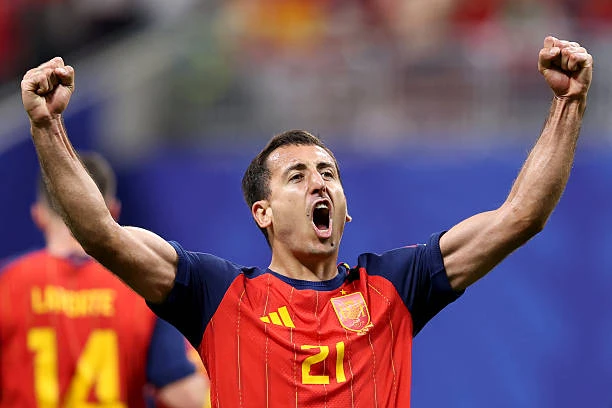 Mikel Oyarzabal - Từ kẻ vô hình đến người làm nên lịch sử Mikel Oyarzabal - Từ kẻ vô hình đến người làm nên lịch sử