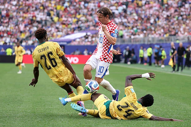 Modric đi vào lịch sử, giúp Croatia giành vé đi tiếp Modric đi vào lịch sử, giúp Croatia giành vé đi tiếp