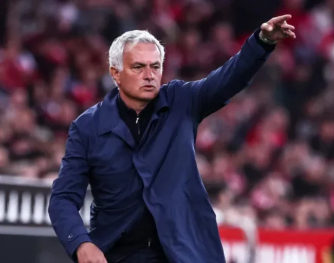 Mourinho đã tìm ra cách sử dụng Bellingham thông qua tuyển Anh? Mourinho đã tìm ra cách sử dụng Bellingham thông qua tuyển Anh?