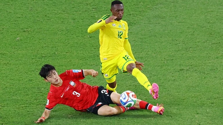 Nam Phi 1-0 Hàn Quốc: Maseko mở tỷ số