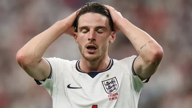 Nén đau đá World Cup, Rice bức xúc gọi lịch thi đấu điên rồ Nén đau đá World Cup, Rice bức xúc gọi lịch thi đấu điên rồ
