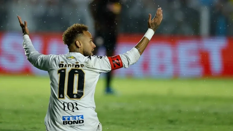 Neymar: Đấng cứu thế hay "kẻ hết thời" của Brazil? Neymar: Đấng cứu thế hay "kẻ hết thời" của Brazil?