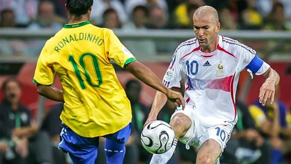 Ngày này năm xưa: Làm thế nào lão tướng Zidane khắc chế cả hàng tiền vệ Brazil? Ngày này năm xưa: Làm thế nào lão tướng Zidane khắc chế cả hàng tiền vệ Brazil?