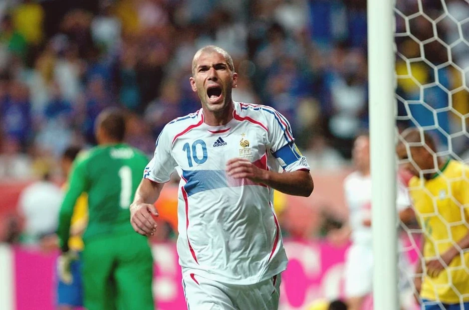 Ngày này năm xưa: Làm thế nào lão tướng Zidane khắc chế cả hàng tiền vệ Brazil? Ngày này năm xưa: Làm thế nào lão tướng Zidane khắc chế cả hàng tiền vệ Brazil?